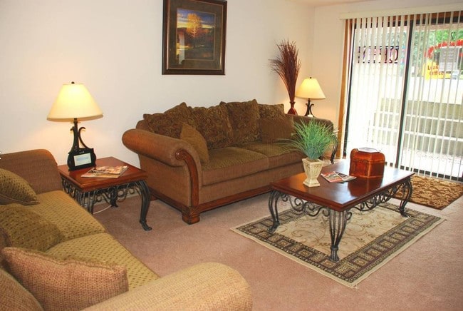Mayfair Court - Mayfair Court Apartments