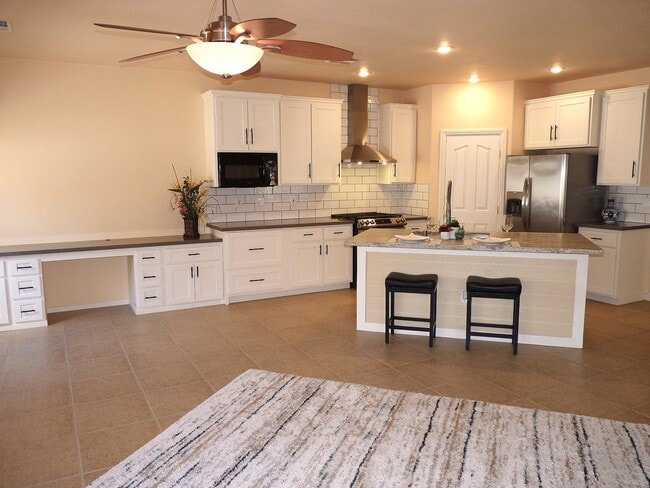 Building Photo - 81 Dow Jones St