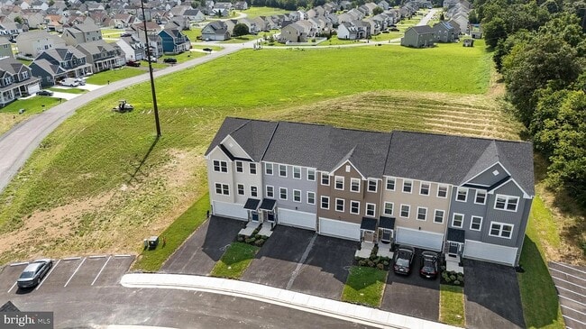 Photo - 79 Elmiraj Ct