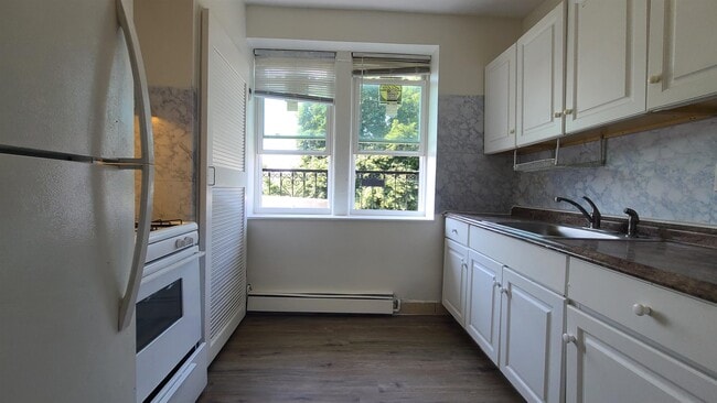 Building Photo - 925 West Side Ave Unit 4 Rental