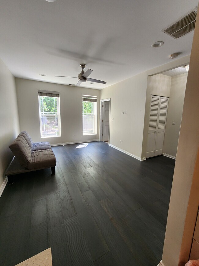 Main Area - 1828 S Peoria St Unit 2 F