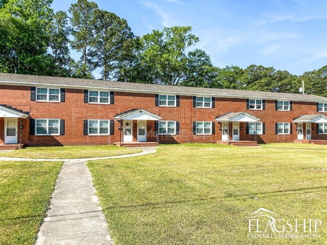 Photo - 111 W 15th St