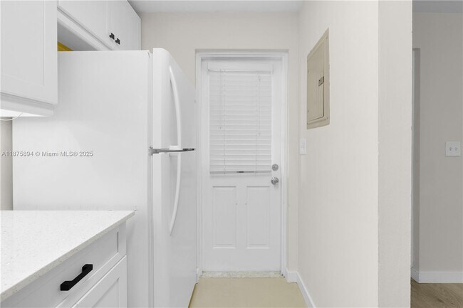 Photo - 2420 SE 17th St Unidad 403C