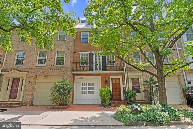 Photo - 106 Princess St Townhome