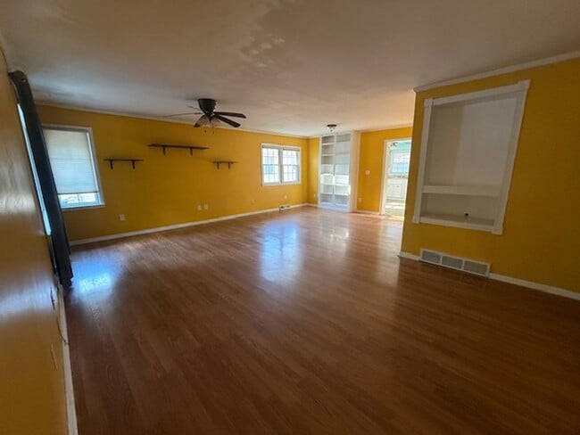 Photo - 2125 Brentwood Dr
