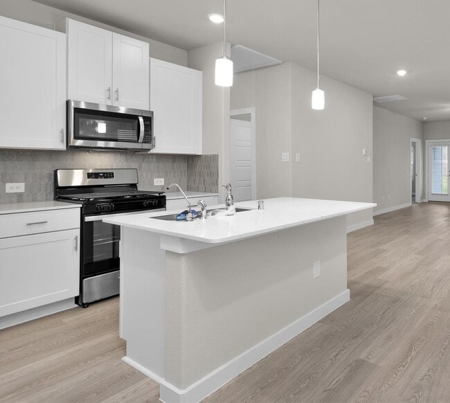 Photo - 18612 Hillswood Dr