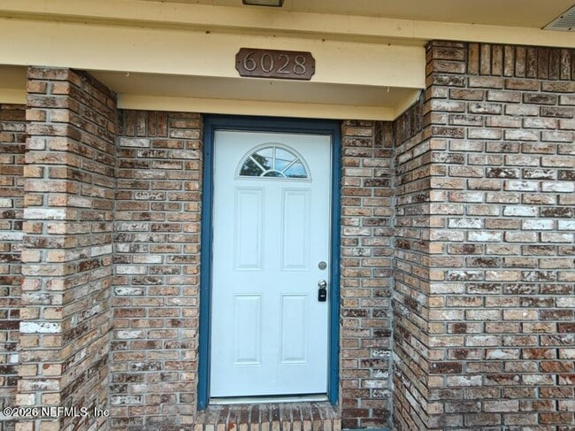 Photo - 6028 Duclay Rd