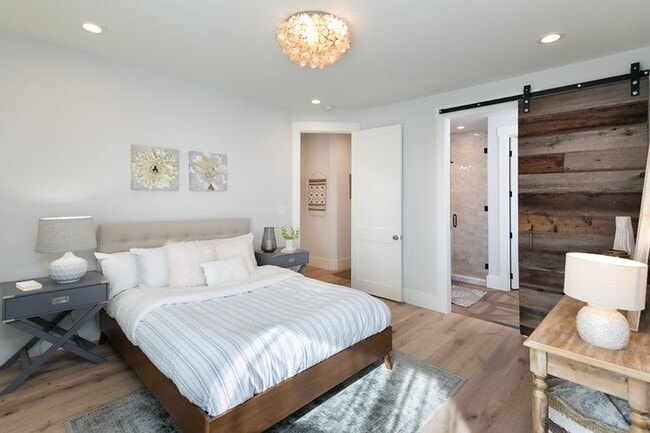 2710 College - 2710 College