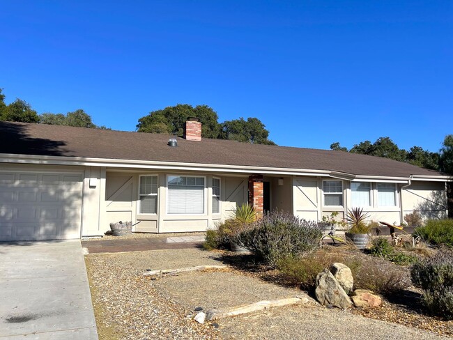 Beautiful Mesa Oaks Home - Beautiful Mesa Oaks Home