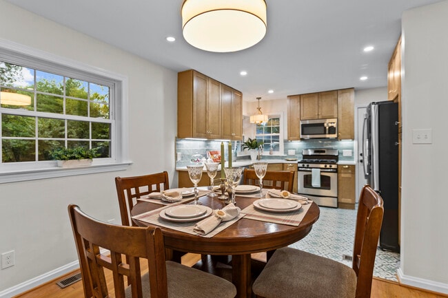 Photo - 549 Claymont Dr