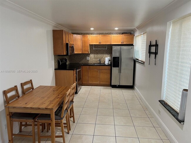 Photo - 4031 E 10th Ave Unit 1