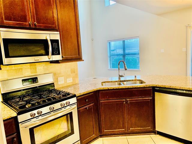 Photo - 912 Brookville Ct