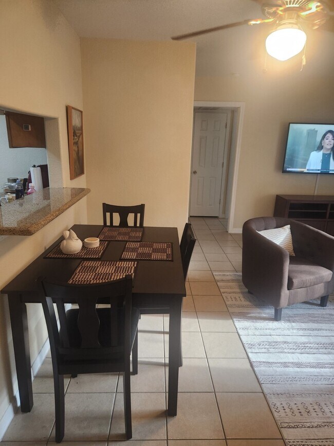 Photo - 215 Postoffice St Unidad 1005