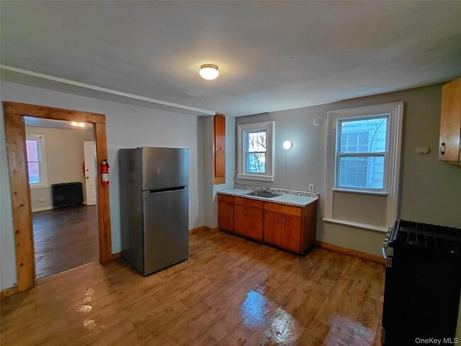 Photo - 87 W Pierpont St Unit 1