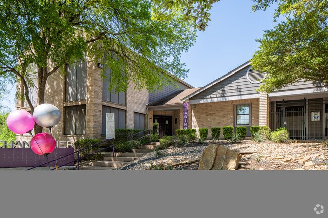 Photo - Chandelier Apartamentos