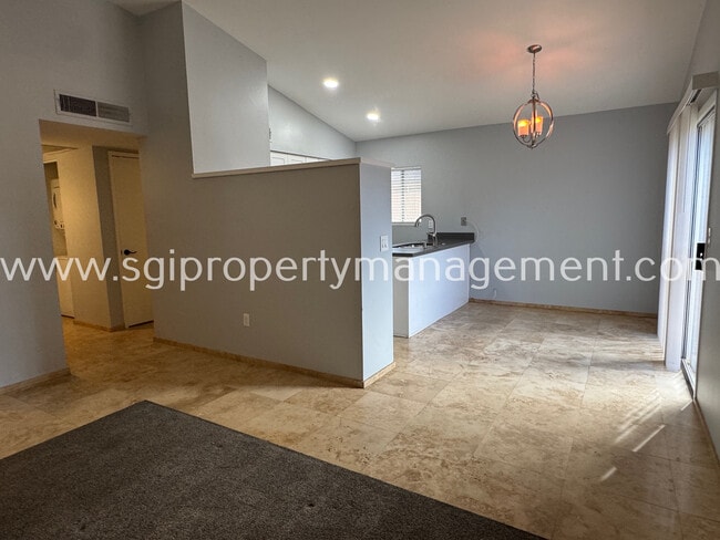 Photo - 117 W Concorda Dr