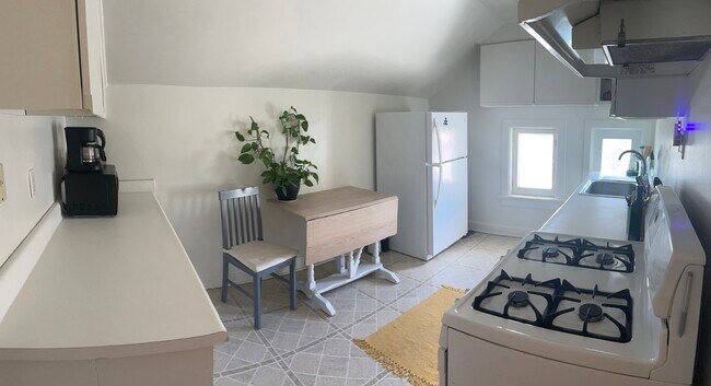 Photo - 717 N Emerson St Unit 3rd fl apt