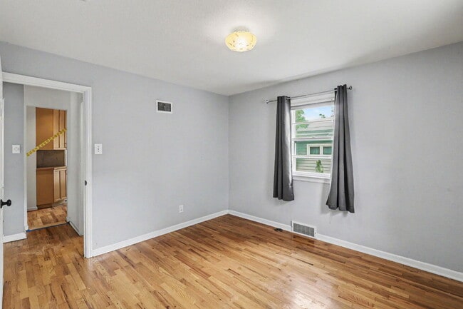 Photo - "Charming 3-Bed Home in Longmont – Spacious 1400 Sq Ft Living!"