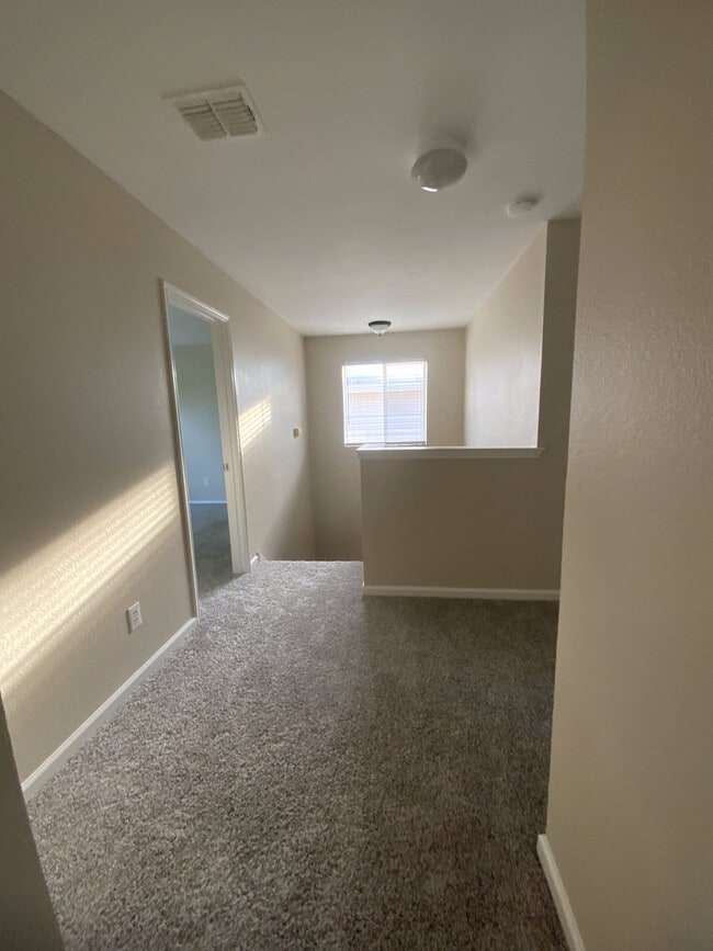 Photo - 1722 Willow Way