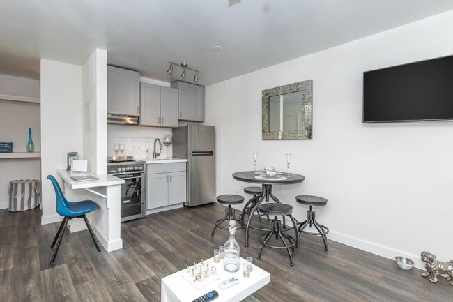 Studio 710 Apartments