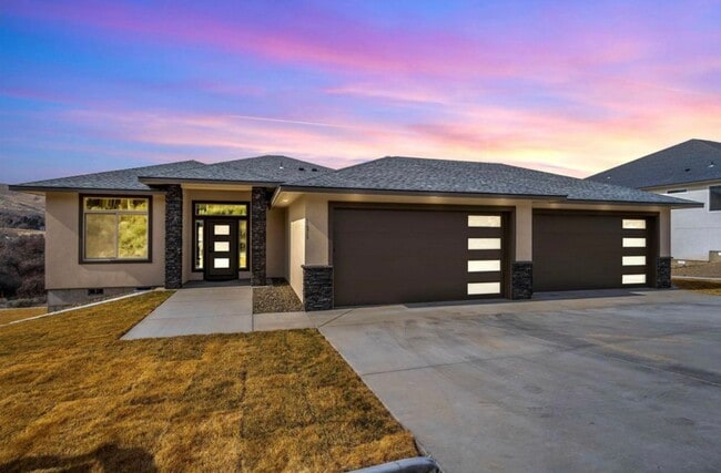 Luxury New Construction Five Bedroom Three... - Luxury New Construction Five Bedroom Three... House