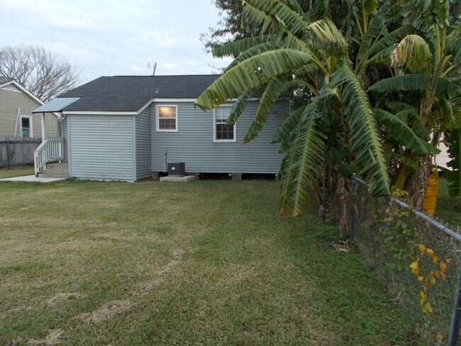 Photo - 2220 Hero Dr