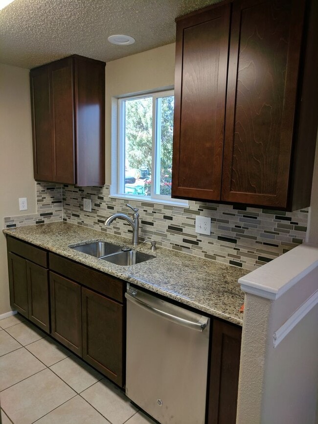 Photo - Kearney Street Apts. Unidad A