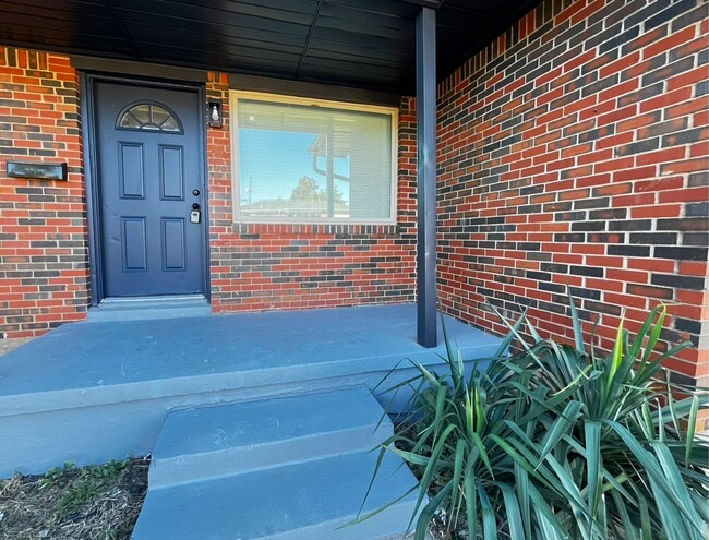 Photo - 5852 NW Dearborn Ave