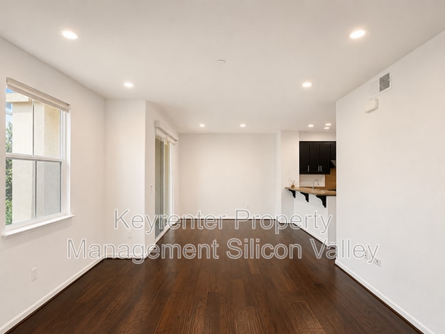 Photo - 638 Cedarville Ln