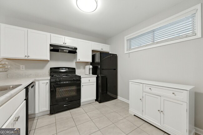 Photo - 2017 Oak Park Ln