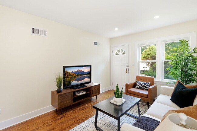 Photo - 4438 N Narragansett Ave