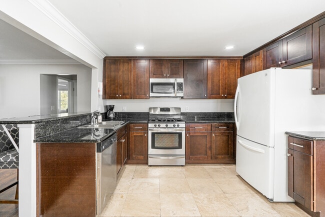6316 Skyline Dr