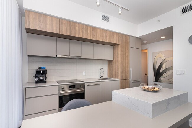 Photo - 1160 Rue De la Gauchetière O Unit ID1261770P