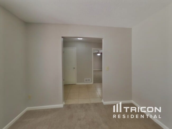 Photo - 8146 Niska Trail