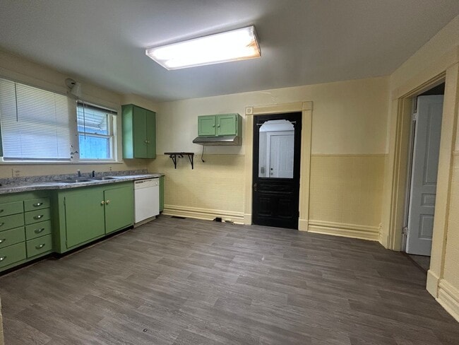 Photo - SUBLEASE: 2 Bedroom 1 Bath House Available in Connersville