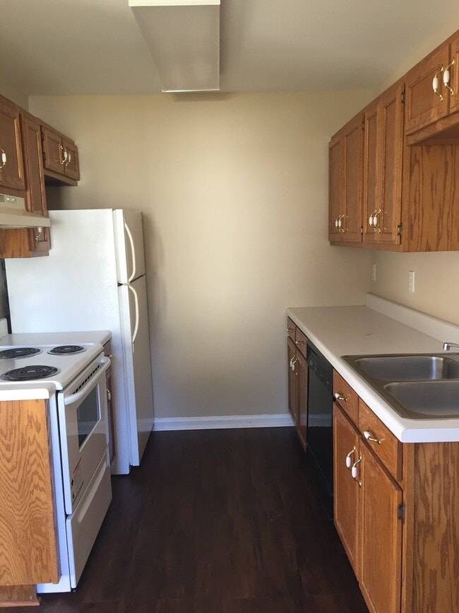 Photo - 3466 Hedge Drive Northeast