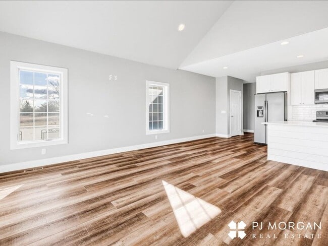 Photo - Tucked Away Yet Close to It All-Beautiful Elkhorn Rental has it all!