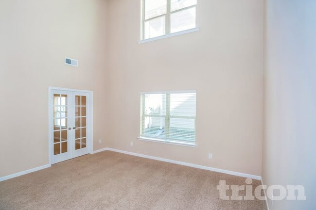 Photo - 143 Southwind Ln