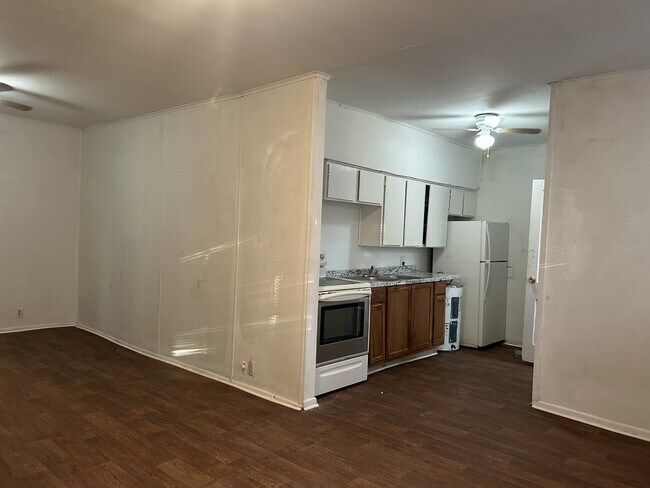 Photo - 1303 Bell St