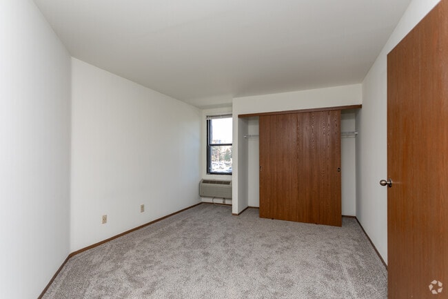 2BR, 2BA - Marshall House Apartments