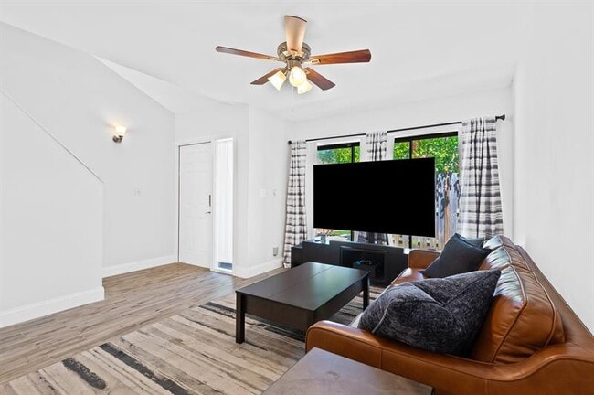 Photo - 344 City View Dr