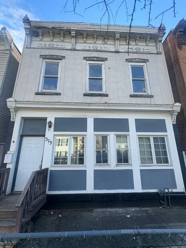 Photo - 373 3rd St