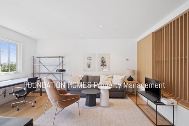 Photo - 215 Molino Ave