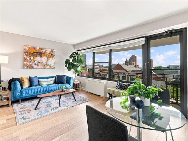 135 Montgomery St Unit 7B