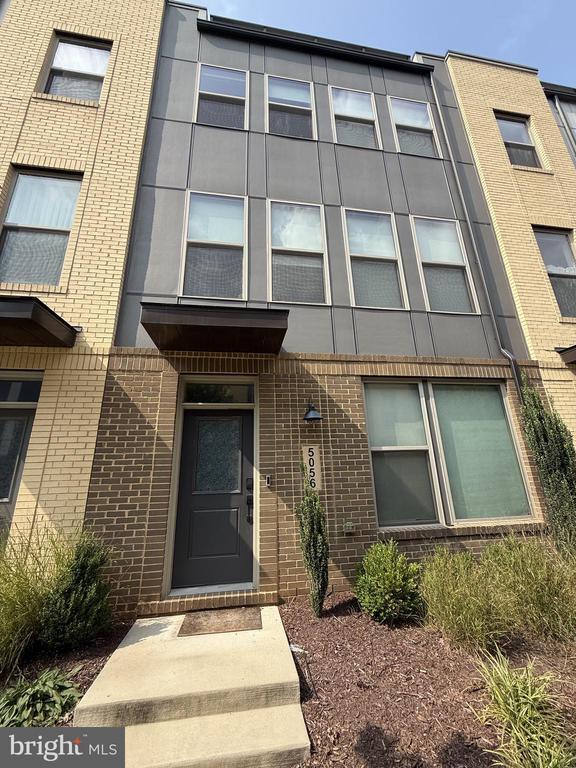 Building Photo - 5056 Oakmoore Dr Rental