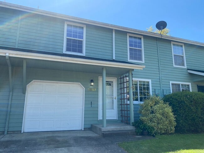 Spacious 3-Bedroom, 2.5-Bath Townhouse In ... - Spacious 3-Bedroom, 2.5-Bath Townhouse In ...