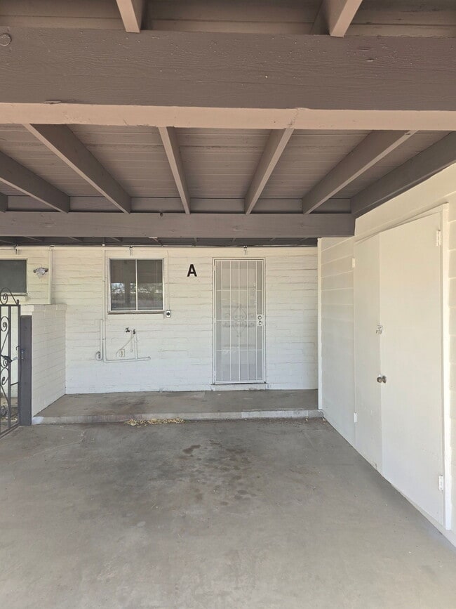 Building Photo - 3501 E 3rd St Unit A