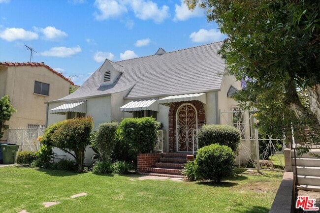 Building Photo - 859 Le Doux Rd Rental