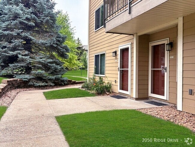 Building Photo - 2050 Ridge Dr Rental