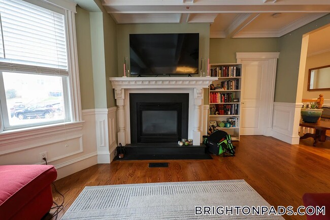 Building Photo - 127 Nonantum St